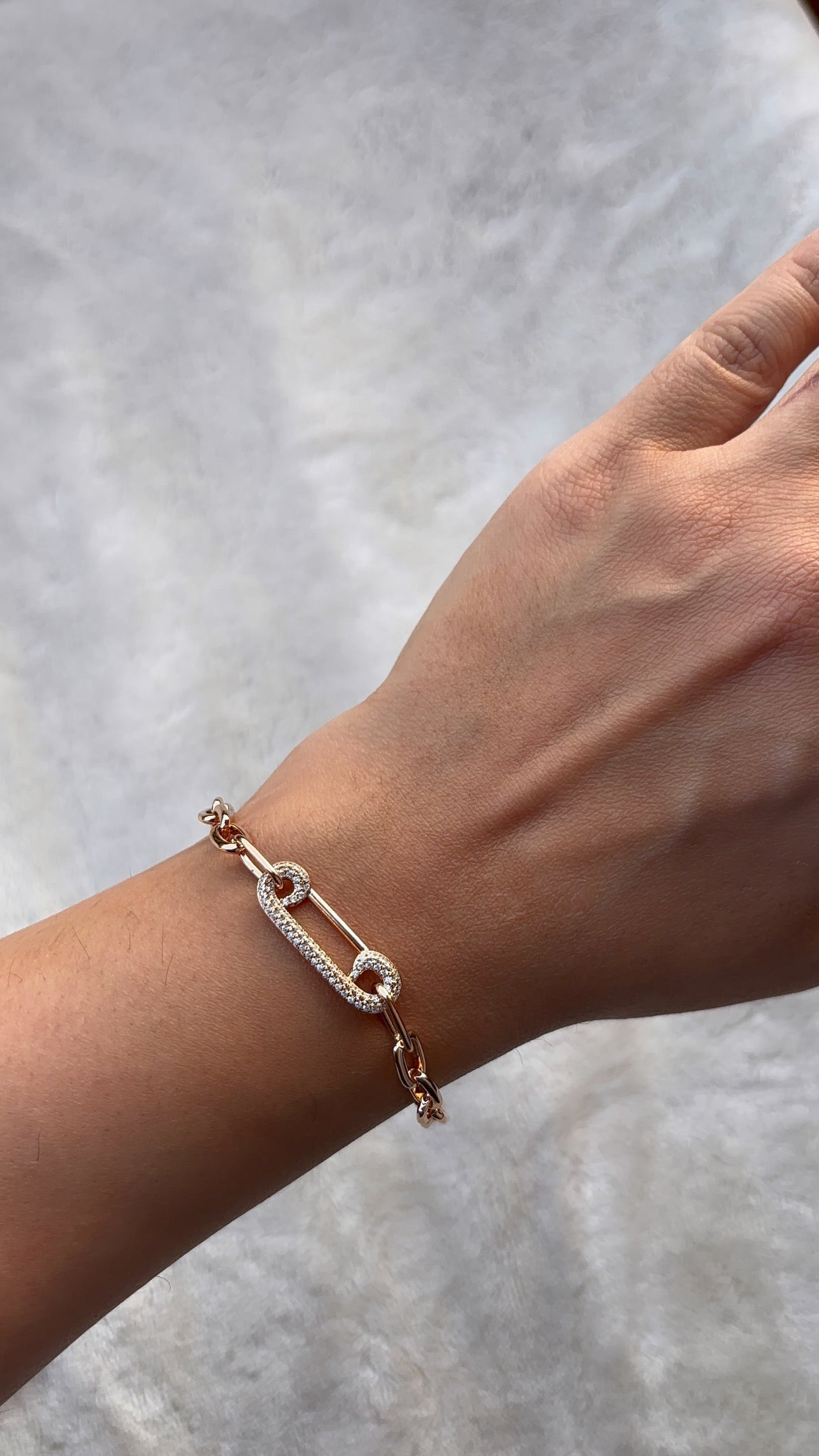 Golden glow chain bracelet